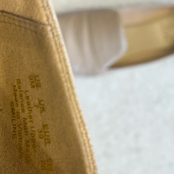 Naturalizer tan Emiline Flats - size 9 - Picture 4 of 4